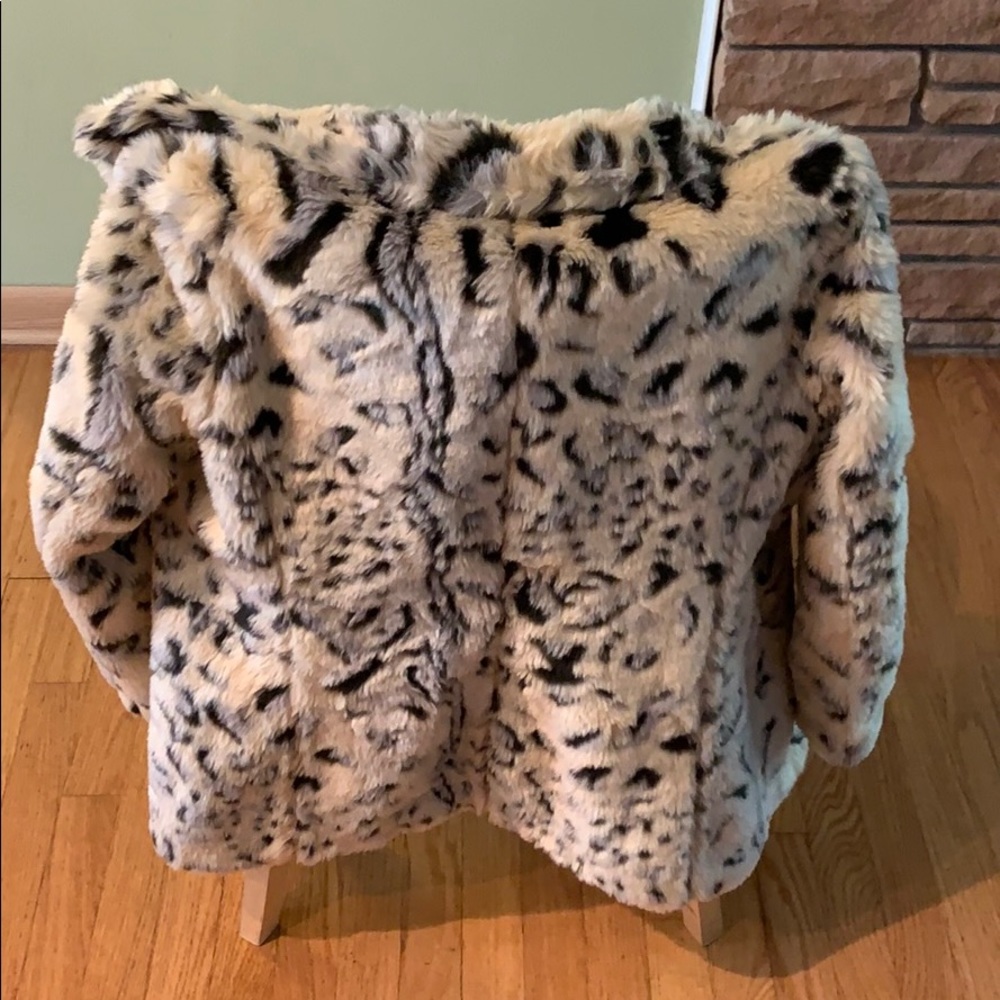 Faux fur Romeo and Juliet Large half jacket